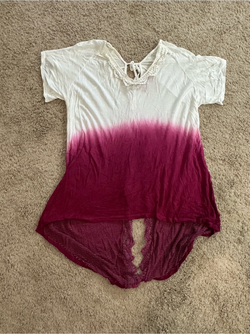 Daytrip Buckle Women’s White to Berry Ombre Lace-Back Top
